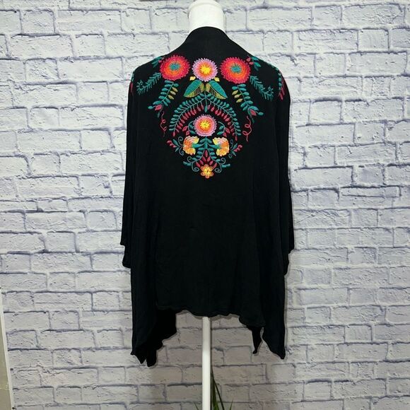 Black Floral Embroidered Kimono umgee - Picture 4 of 13